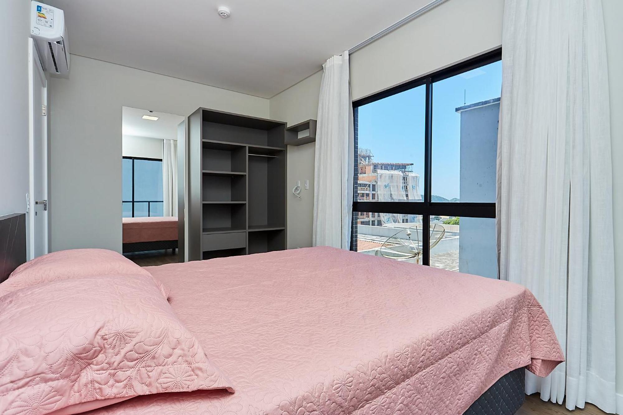 Cod. 1129 - Com 01 Quarto, Vista Mar Com Rooftop, E Piscina Bombinhas